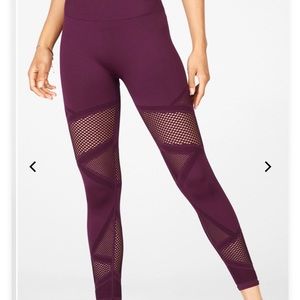 NWT Fabletics Mosaic high waisted 7/8 leggings Sm